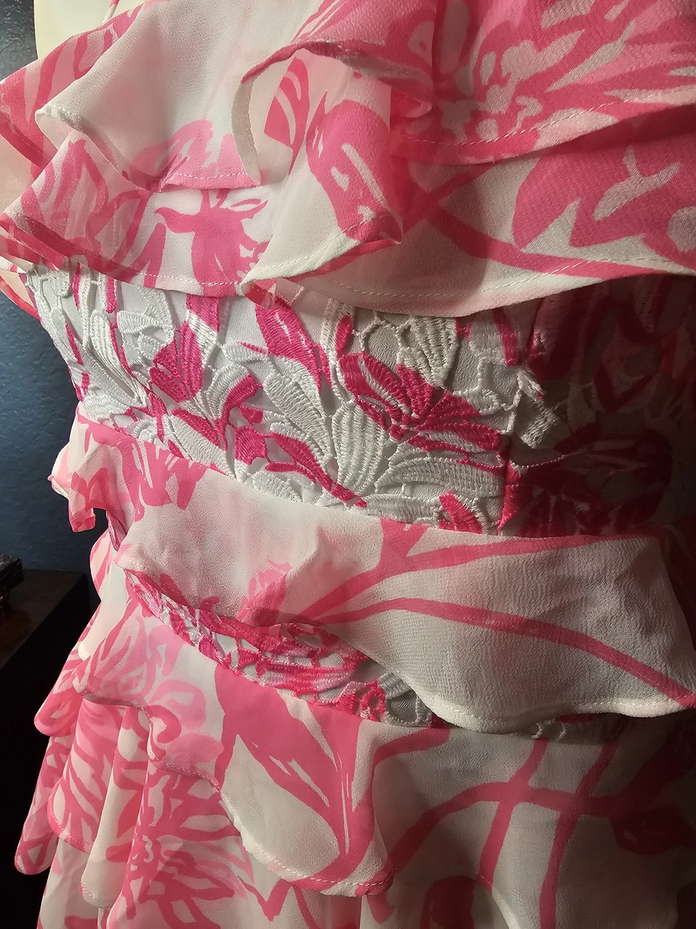 Lilly Pulitzer White Top with Pink Floral Ruffle Detail - Picture 2 of 8